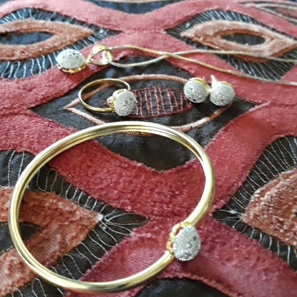 Necklace,earring,Bracele, Ring - Picture 7 of 7